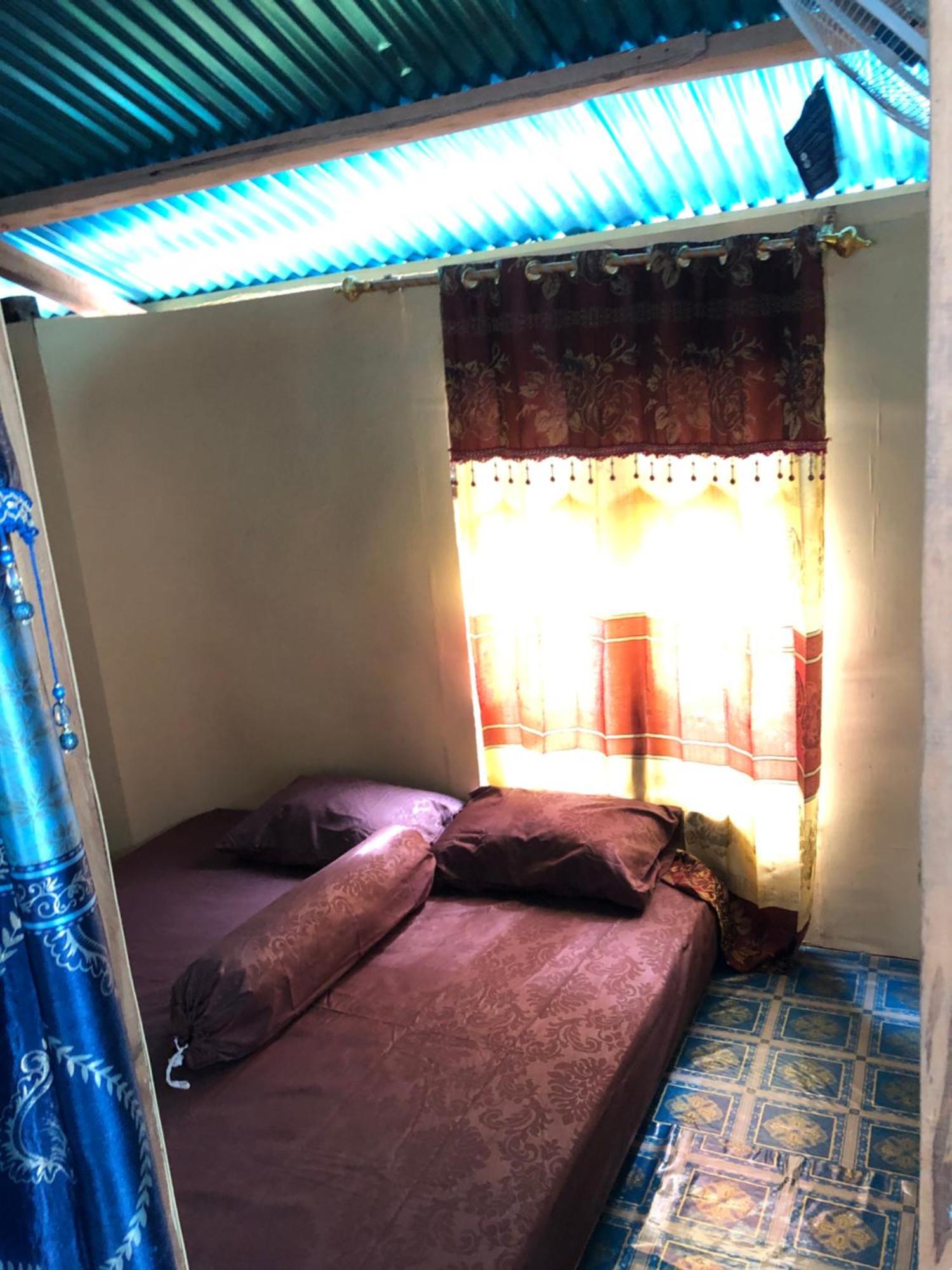 Dua Putri Komodo Homestay Buitenkant foto